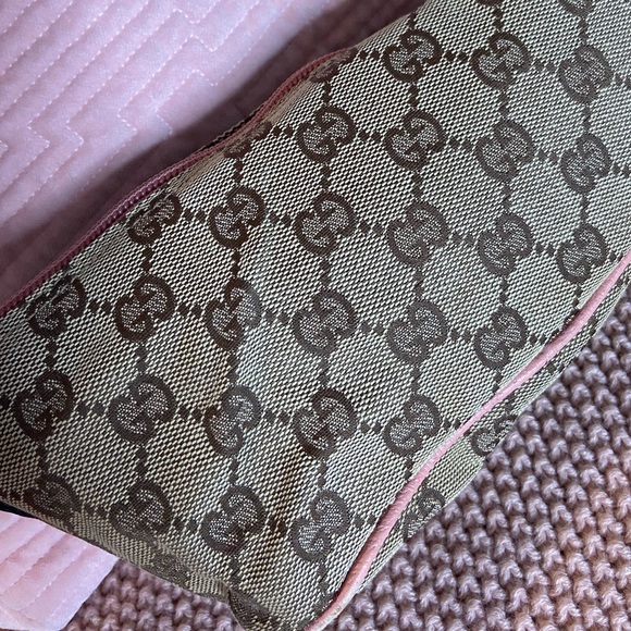 GUCCI Monogram Boat Pochette - Picture 3 of 5